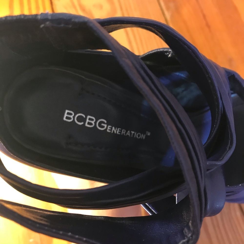 BCBGeneration Blue Fusion Plush Nappa Heel EUC 7.5 - Picture 9 of 16
